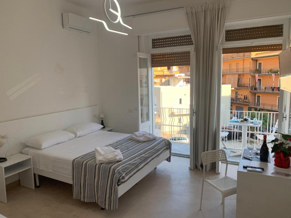 Bed and Breakfast La Piazza Beb Тропея Экстерьер фото