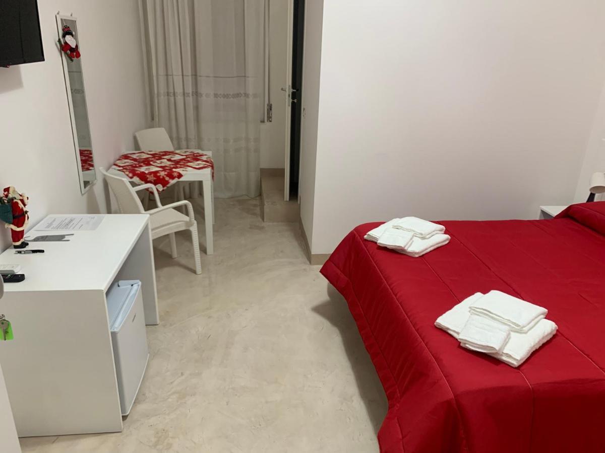 Bed and Breakfast La Piazza Beb Тропея Экстерьер фото