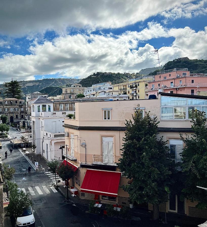 Bed and Breakfast La Piazza Beb Тропея Экстерьер фото