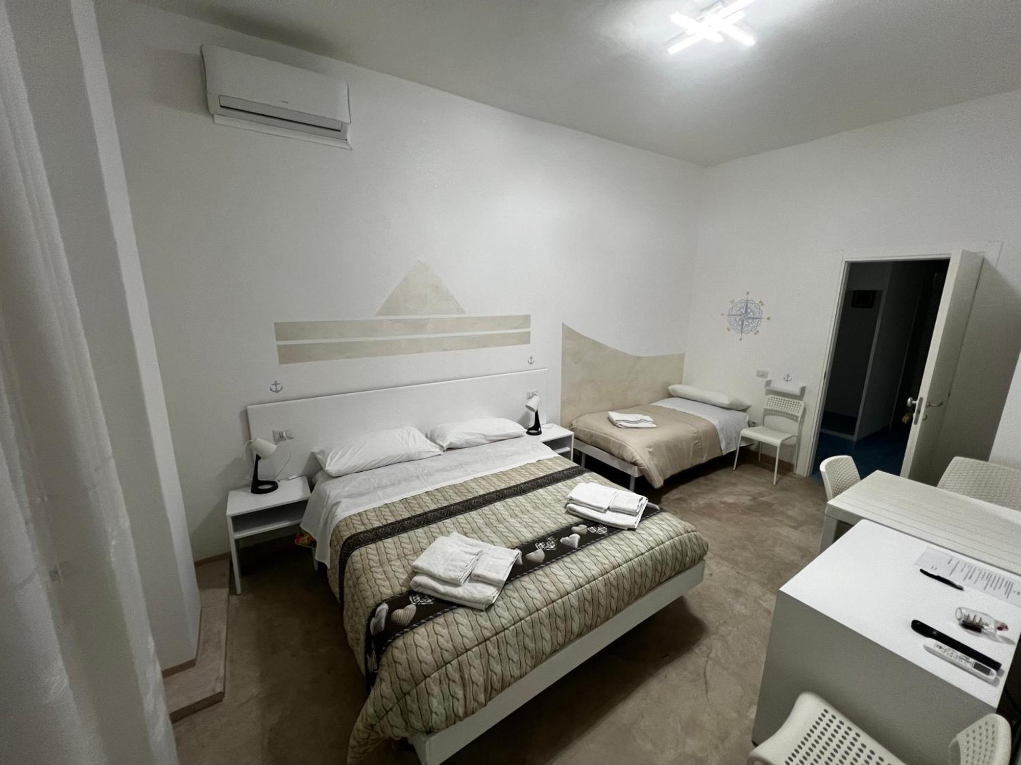 Bed and Breakfast La Piazza Beb Тропея Экстерьер фото